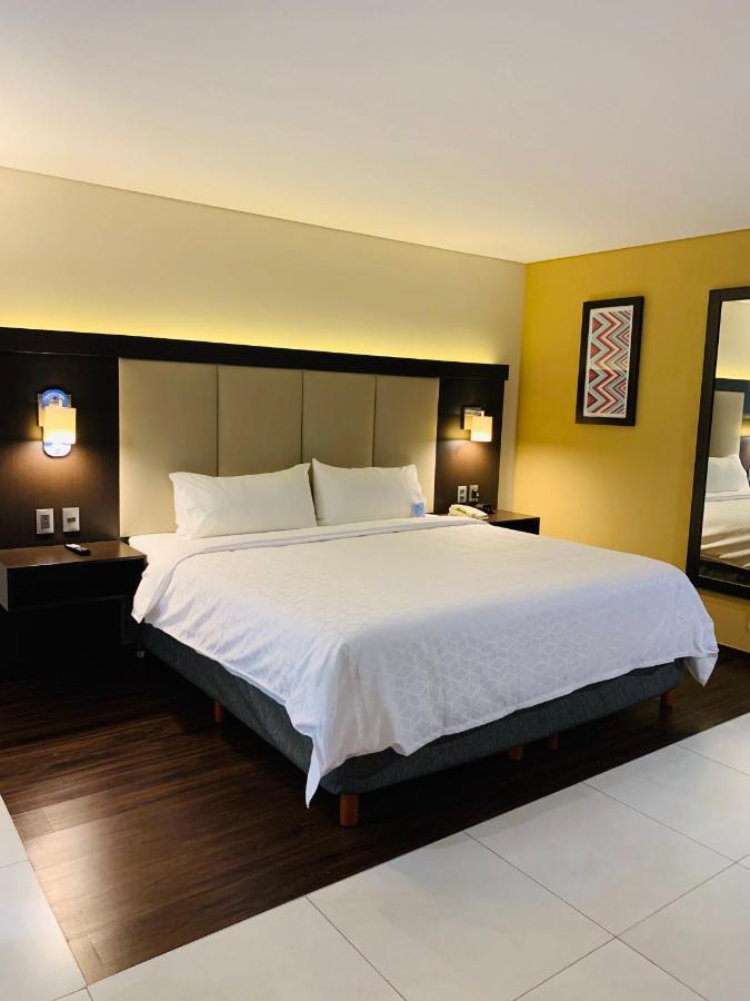 Holiday Inn Express - Mexico Basilica By Ihg Екстериор снимка